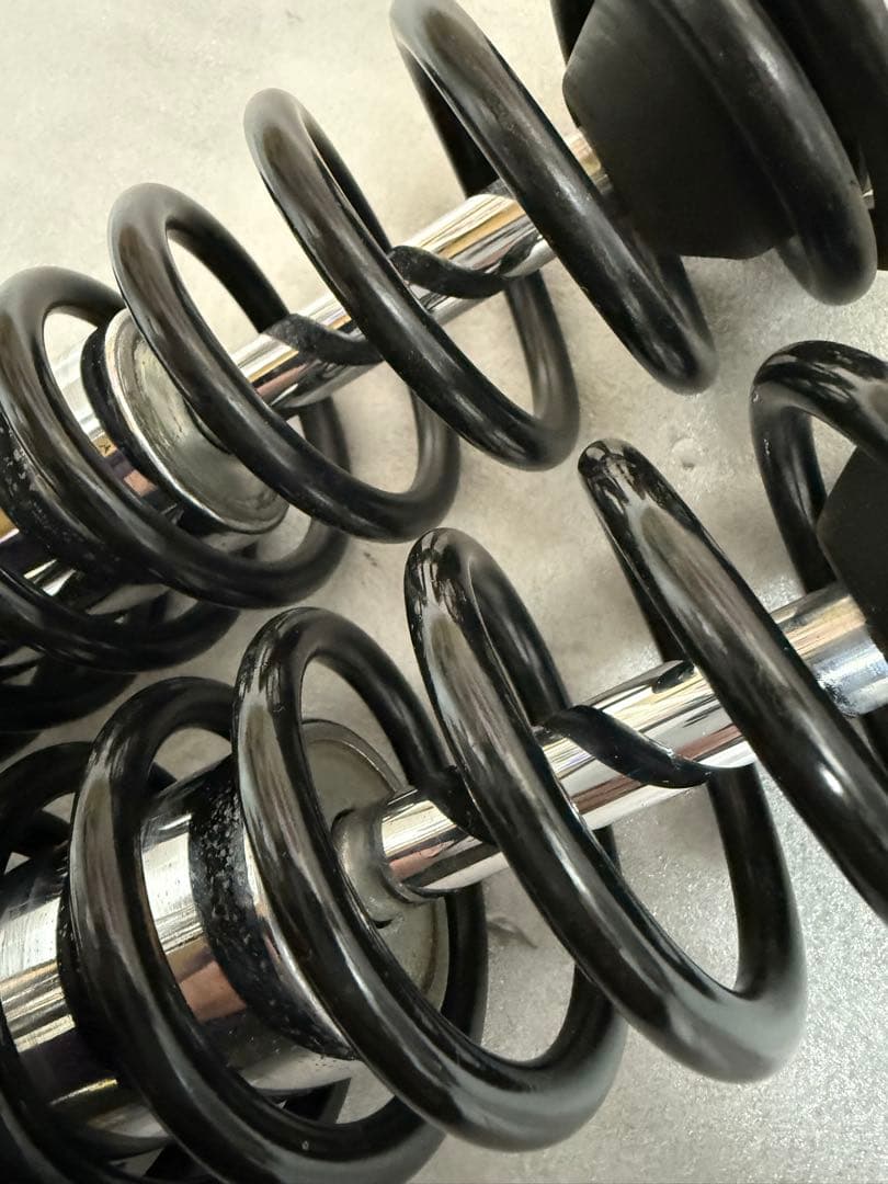 SR400 デイトナ リアガスショック SUPER SHOCKS SHOWA