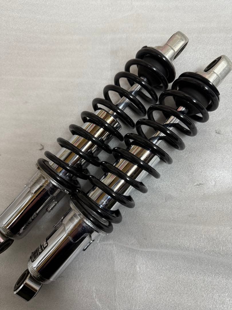 SR400 デイトナ リアガスショック SUPER SHOCKS SHOWA