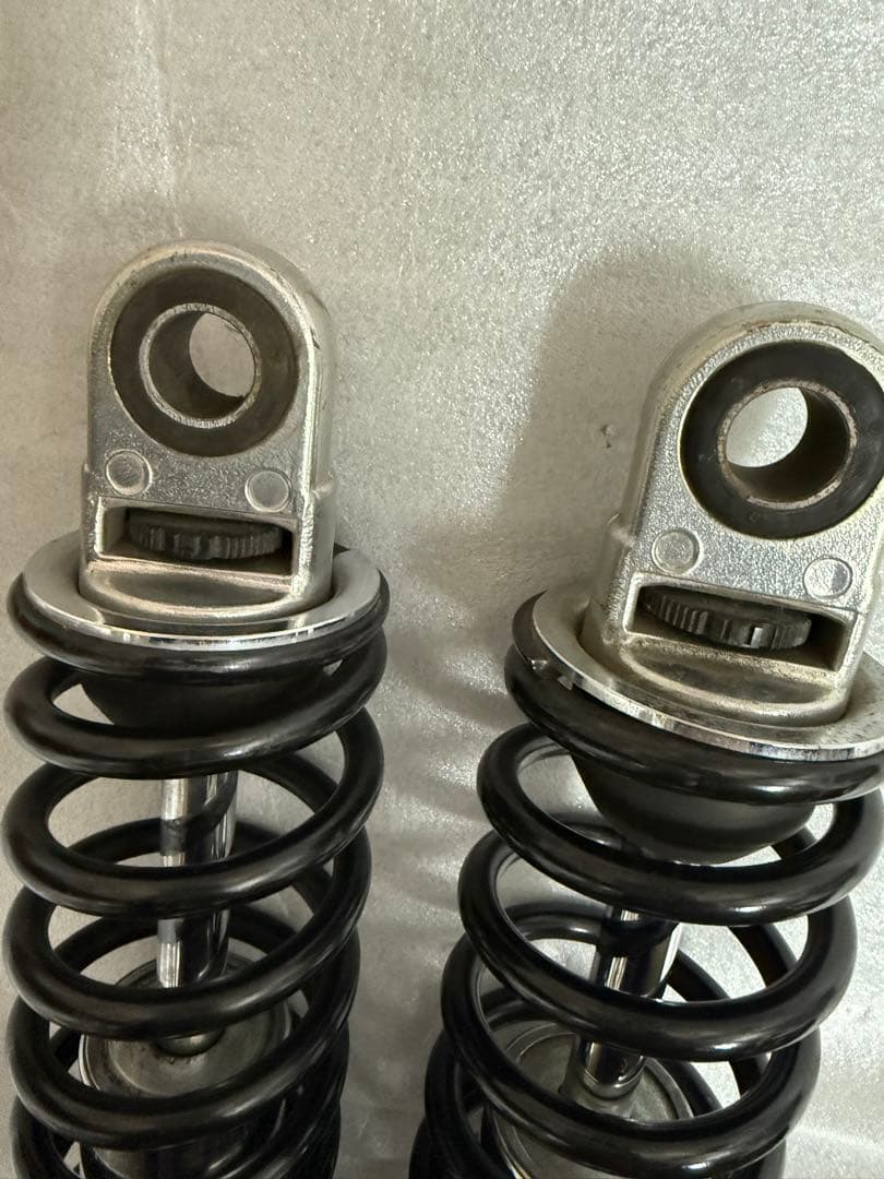 SR400 デイトナ リアガスショック SUPER SHOCKS SHOWA