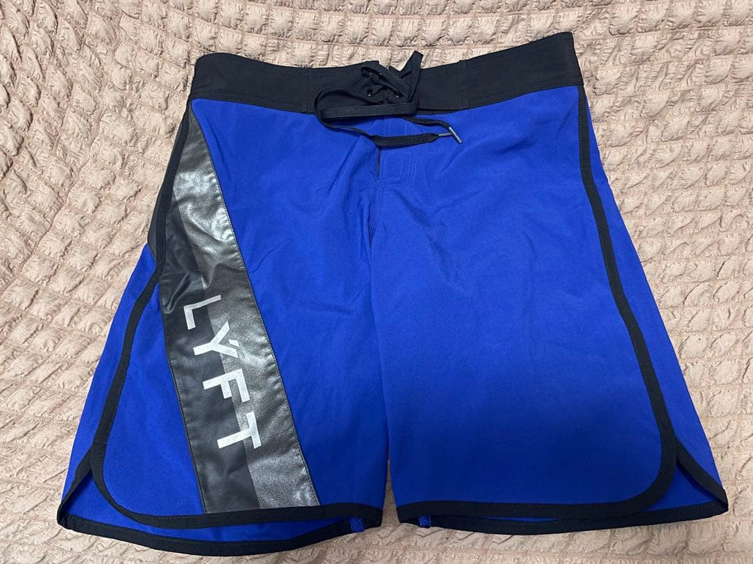美品、LYFT サーフパンツ青