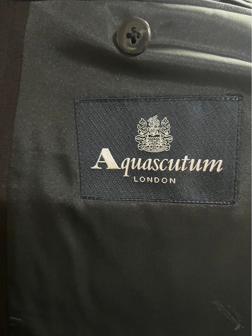 アクアスキュータム スーツセットアップ 黒系焦茶ダブルブレストジャケット