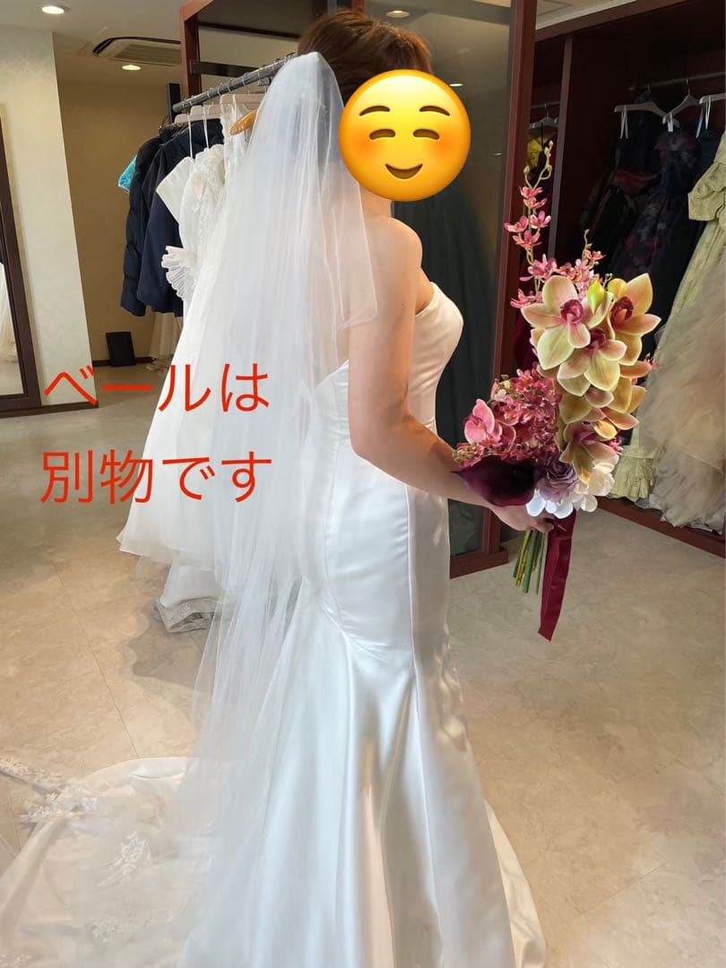 ウェディングドレス＋ベール　オフホワイト 刺繍入り スレンダー　マーメイド