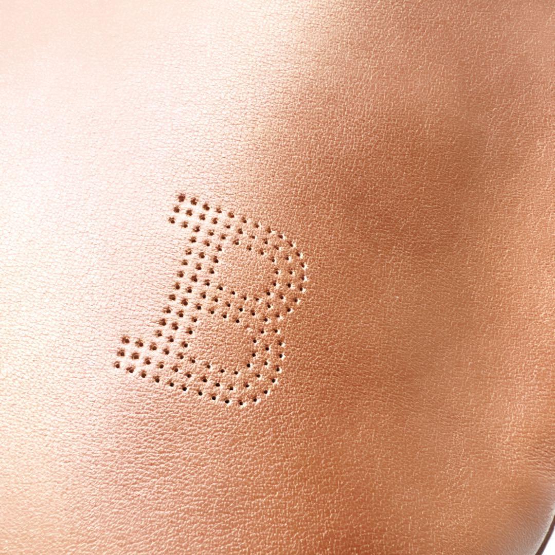 美品　BALLYバリー レザー トート　バッグ パンチング　ロゴ キーホルダー