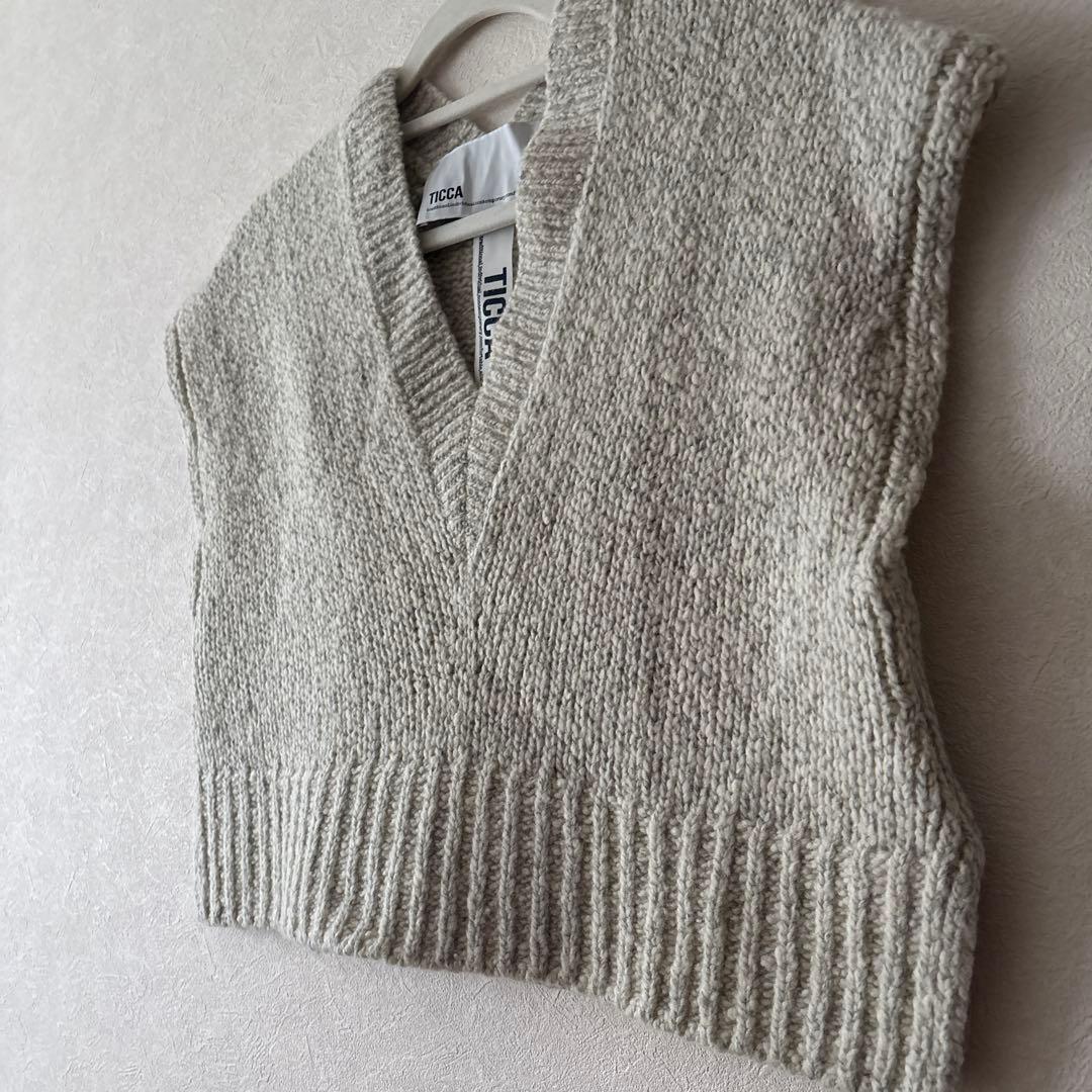 TICCA ティッカ　Vネック　ニットベスト