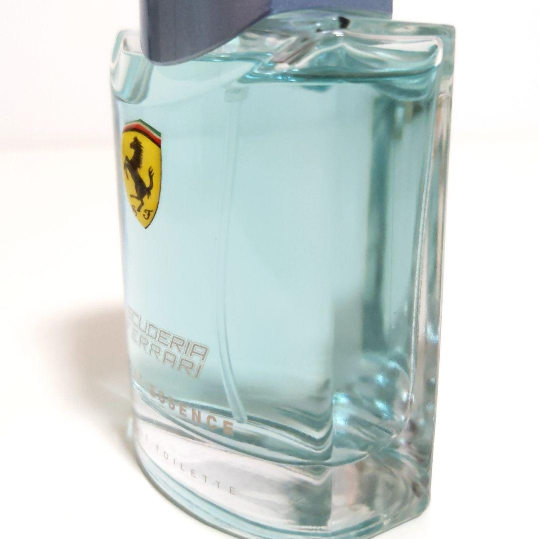 フェラーリ ライトエッセンス