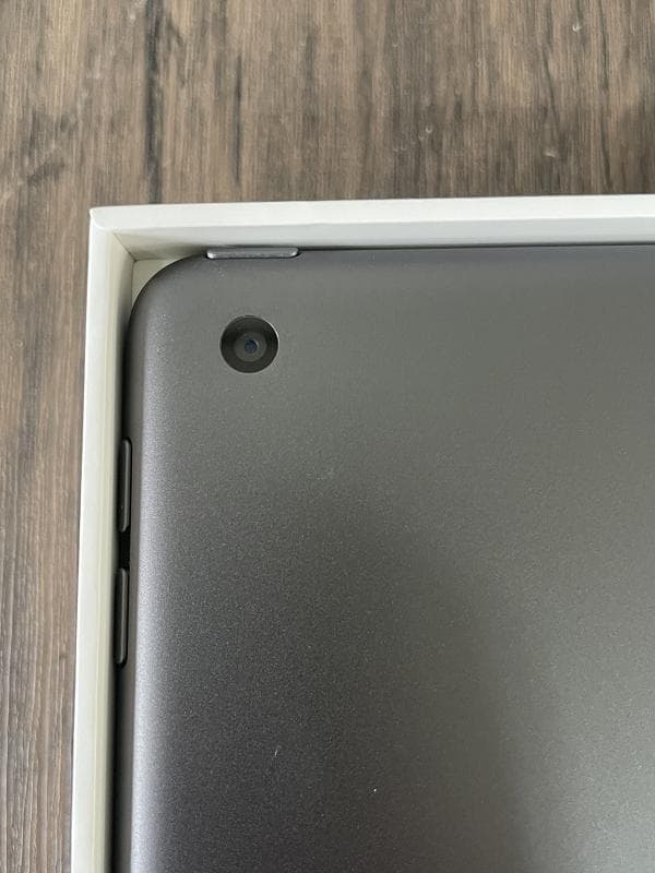 ⑦【美品】iPad Apple 第9世代　Wi-Fiモデル　64GB