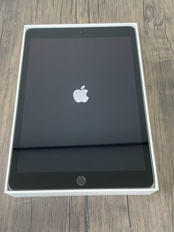 ⑦【美品】iPad Apple 第9世代　Wi-Fiモデル　64GB