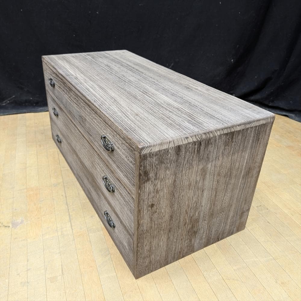 高塚桐材商店　山翠作　ろう仕上げ　焼桐　唐草釻　整理箪笥　和箪笥　箪笥　タンス