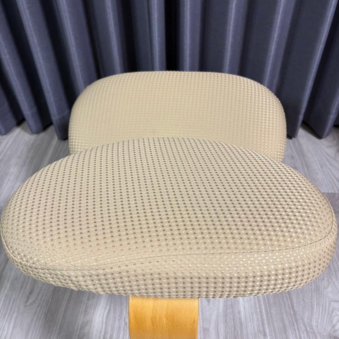 Balans Easy バランスチェア　サカモトハウス　ベージュ色　カバー付き