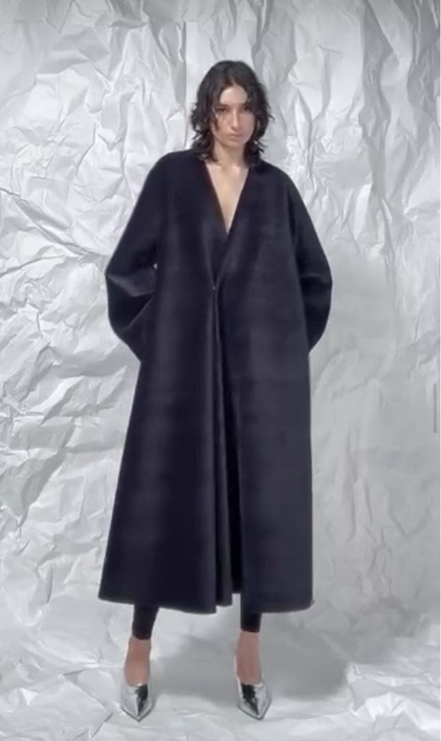 ディウカ　フレアコート　黒　サイズ2 未使用です。