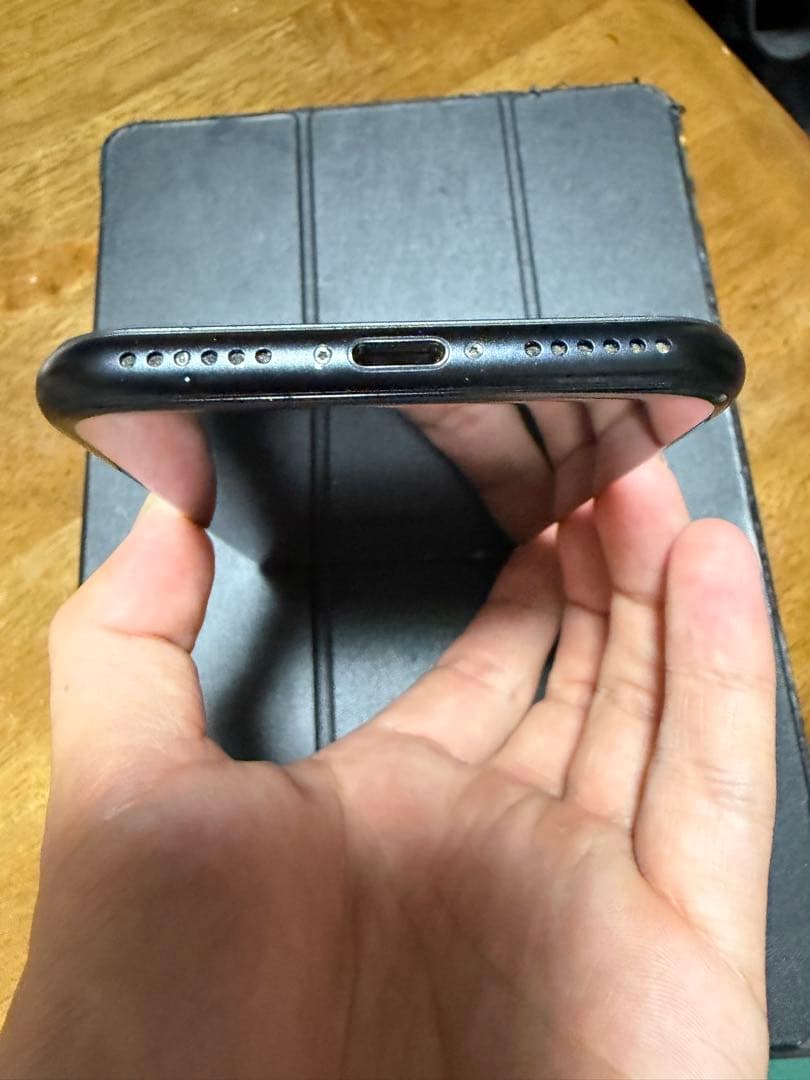 Apple iPhone SE (第2世代) ブラック