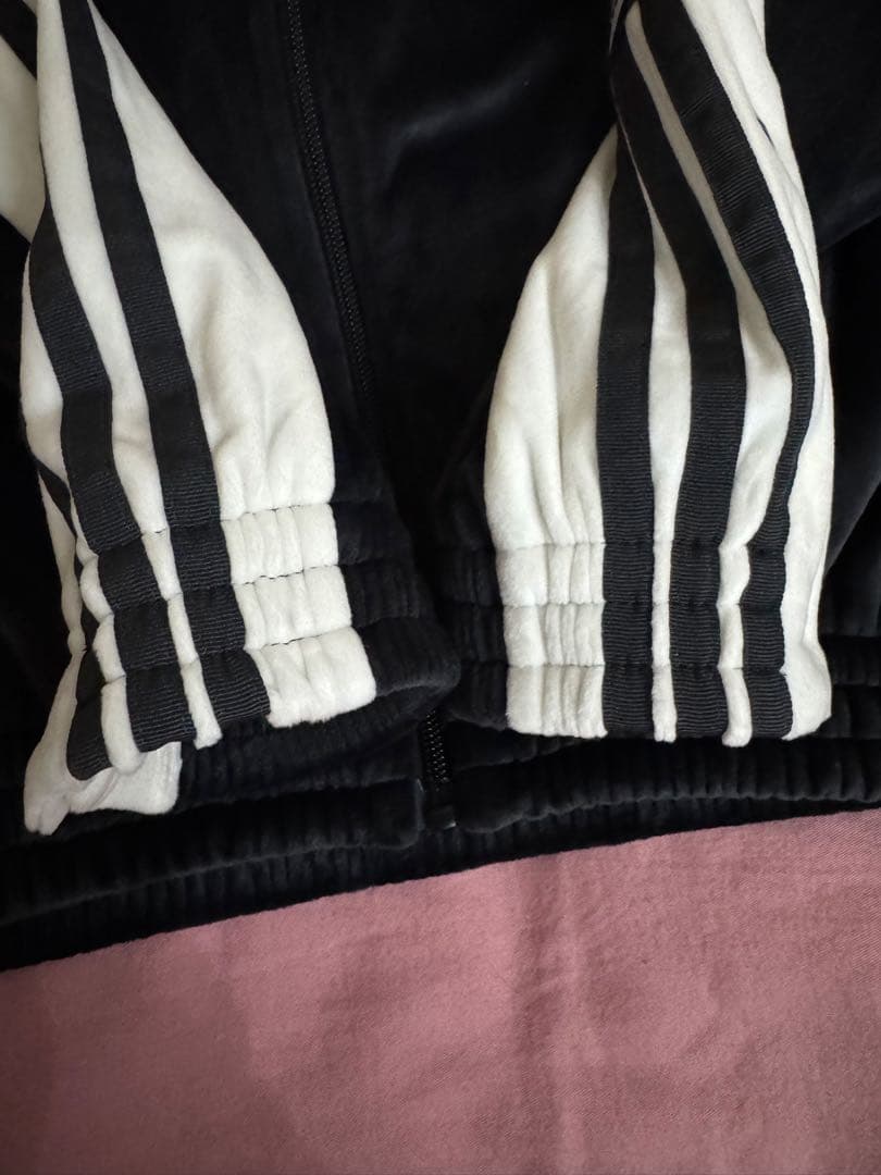 アディブレイク ベロア トラックトップ　ジャージ　重盛さとみ