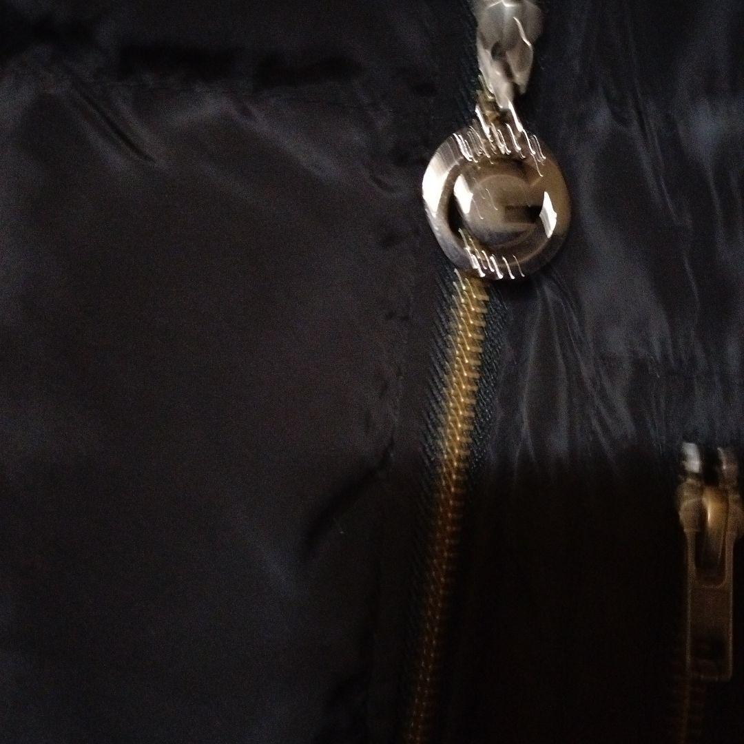 伊太利屋、フェイクファー付き黒コート ベルト付きダウンコート