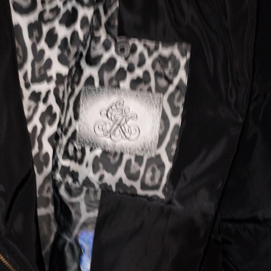 伊太利屋、フェイクファー付き黒コート ベルト付きダウンコート