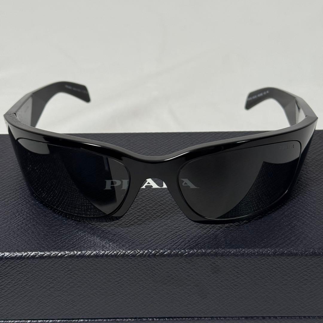 【定価8万/カニエウェスト着用】PRADA サイドロゴ サングラス ブラック