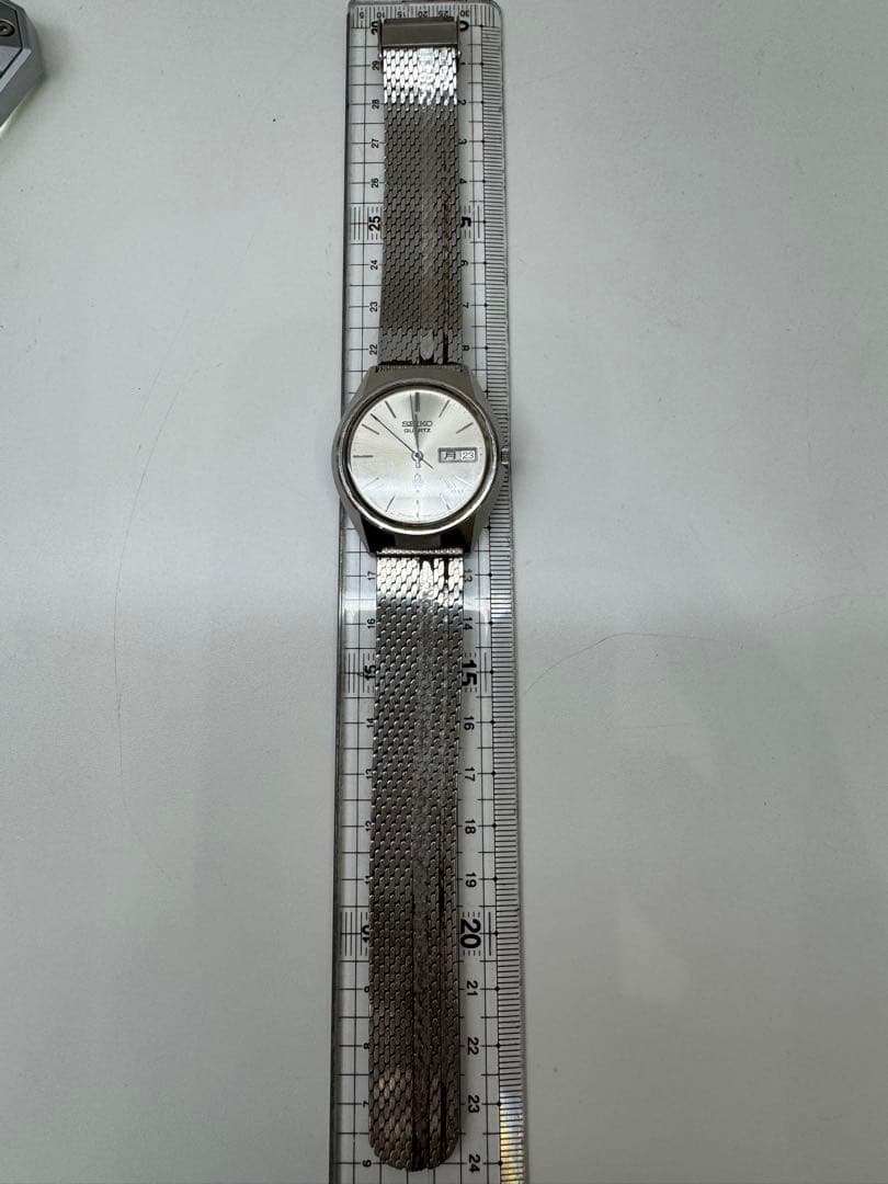 SEIKO クォーツ　メンズ腕時計　ヴィンテージ　稼働品