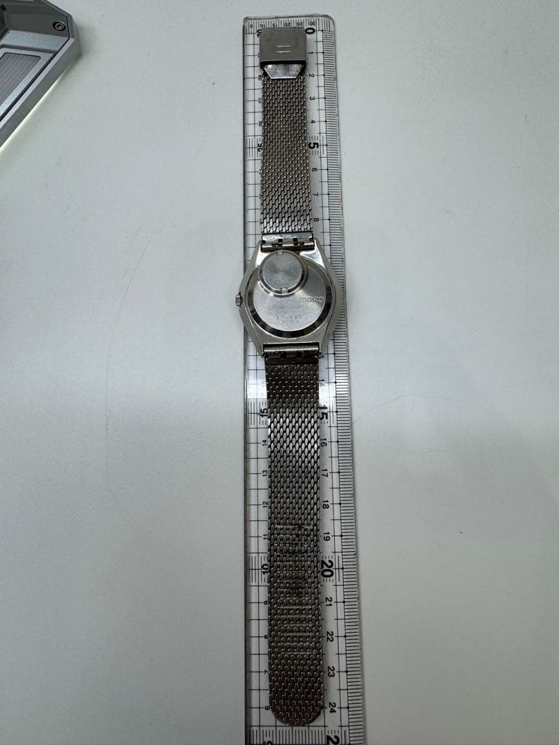 SEIKO クォーツ　メンズ腕時計　ヴィンテージ　稼働品
