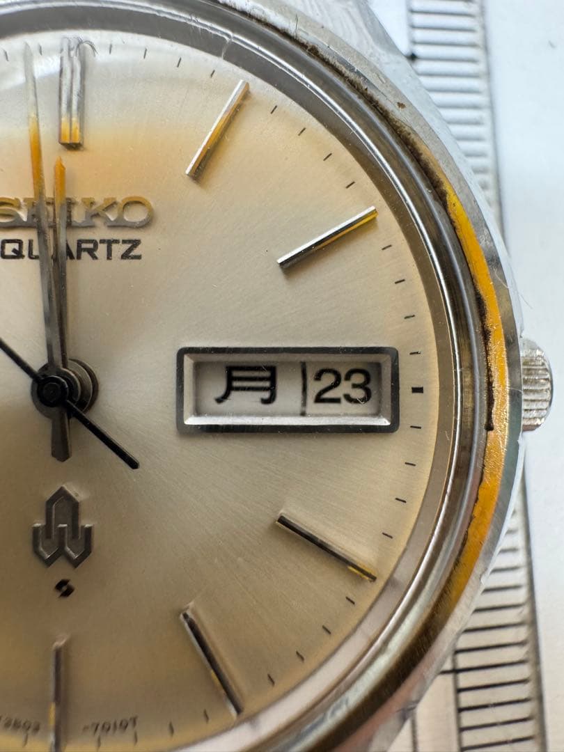 SEIKO クォーツ　メンズ腕時計　ヴィンテージ　稼働品