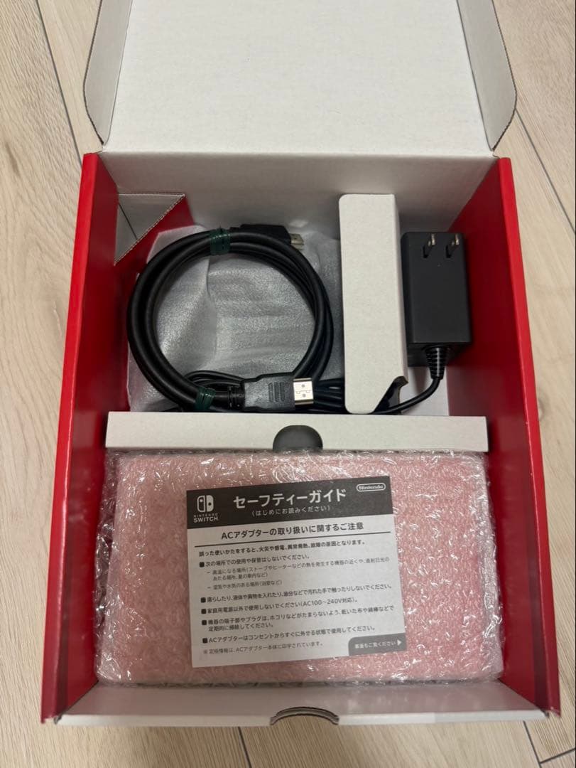 本体新品同様　Nintendo Switch 有機ELモデル マリオレッド