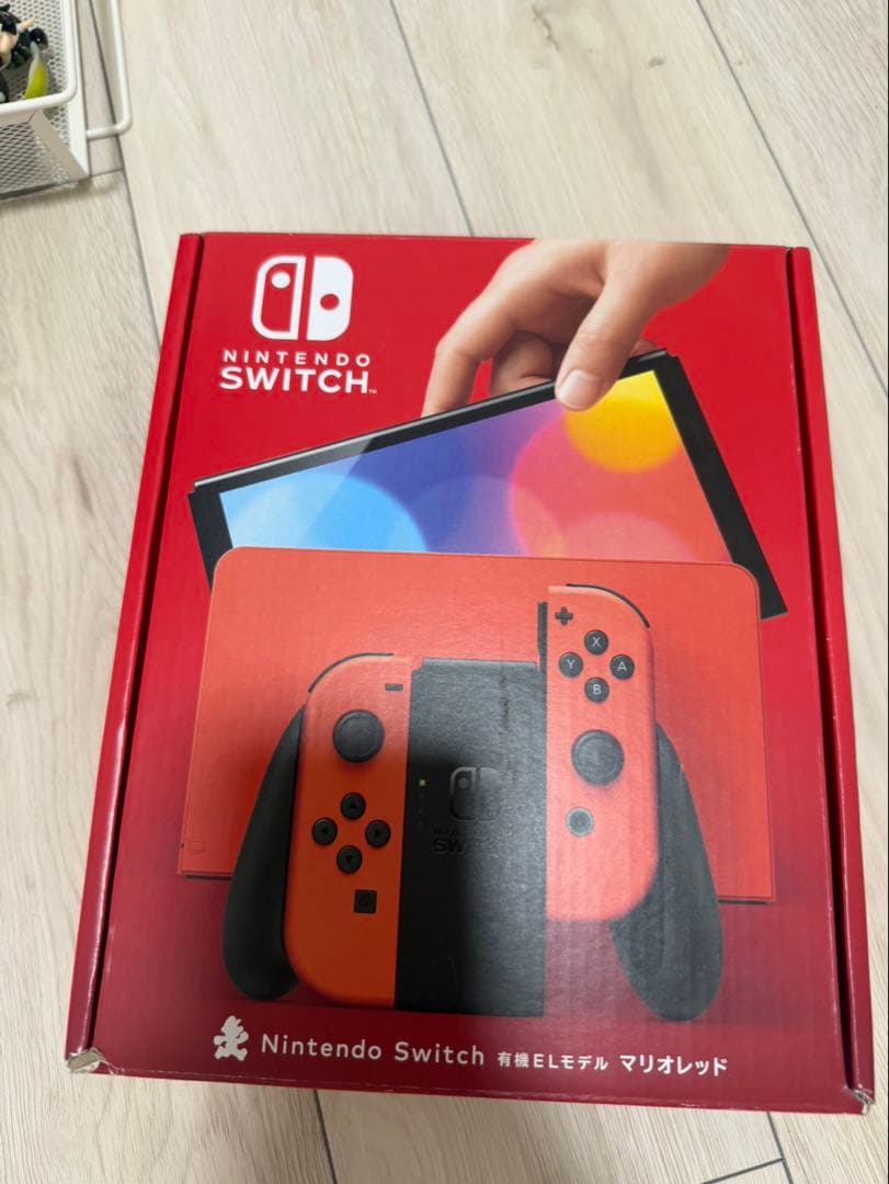 本体新品同様　Nintendo Switch 有機ELモデル マリオレッド