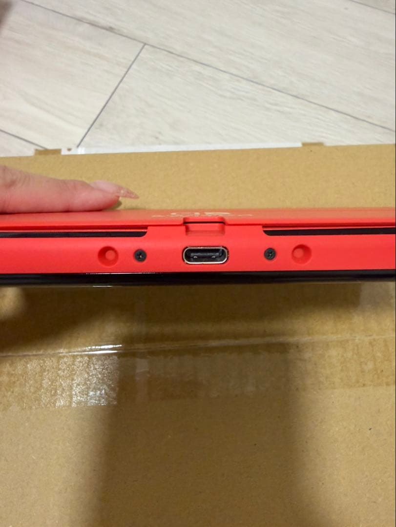 本体新品同様　Nintendo Switch 有機ELモデル マリオレッド