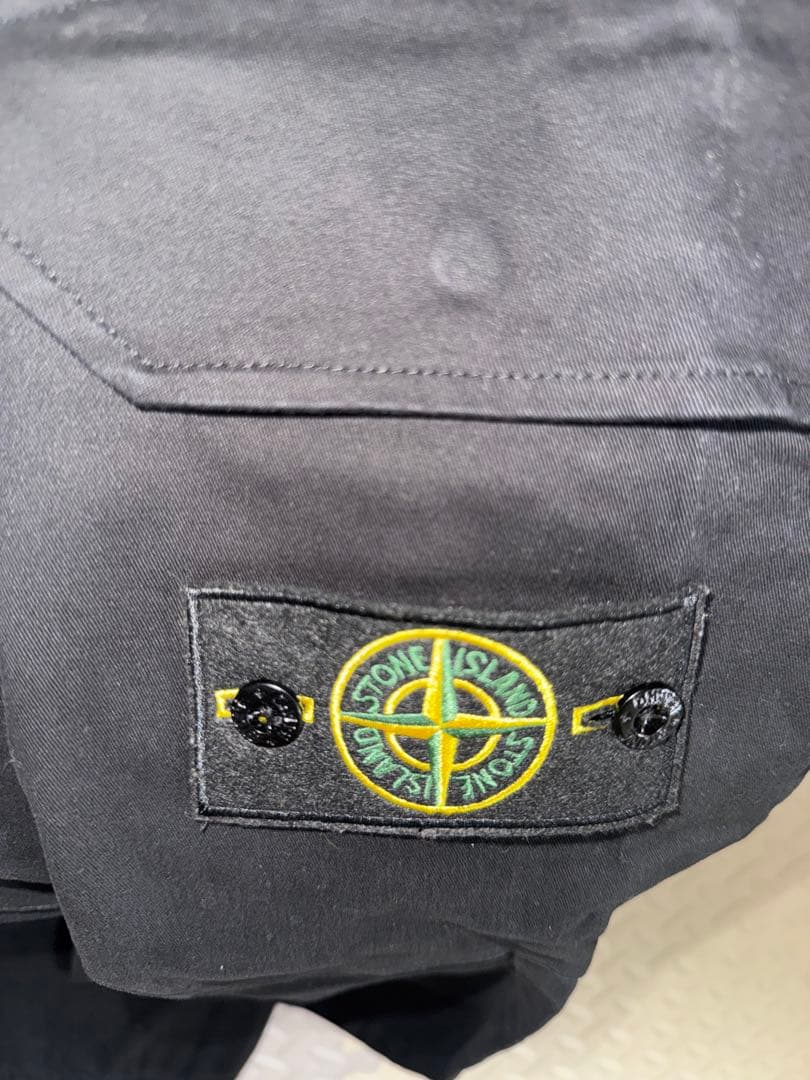 美品STONE  ワークパンツ ブラック　カーゴパンツ　ズボン黒ロゴ