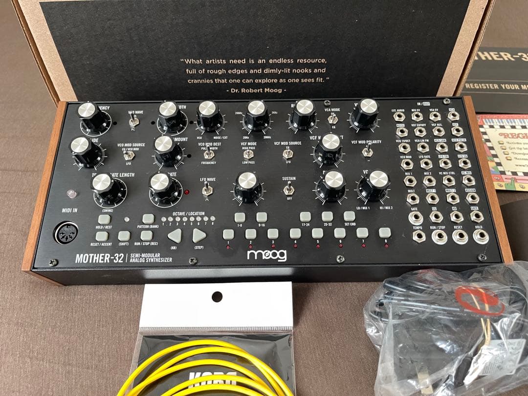 【期間限定価格〜9/15】Moog MOTHER-32 アナログシンセサイザー