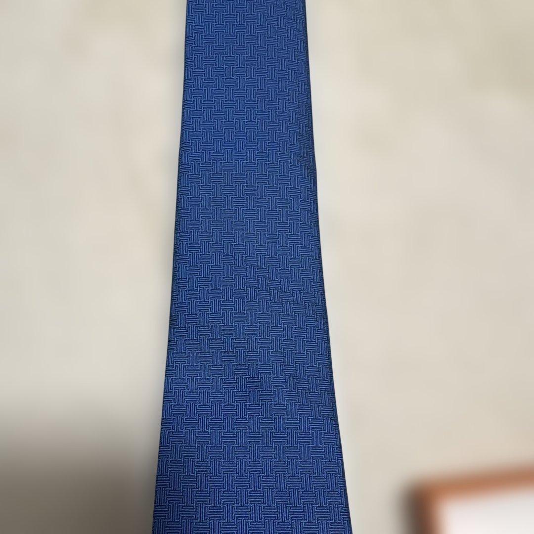 ⭐️ぴょん⭐️ ❣️値引き❣️ HERMES 青 ヘリンボーンネクタイ 箱付き