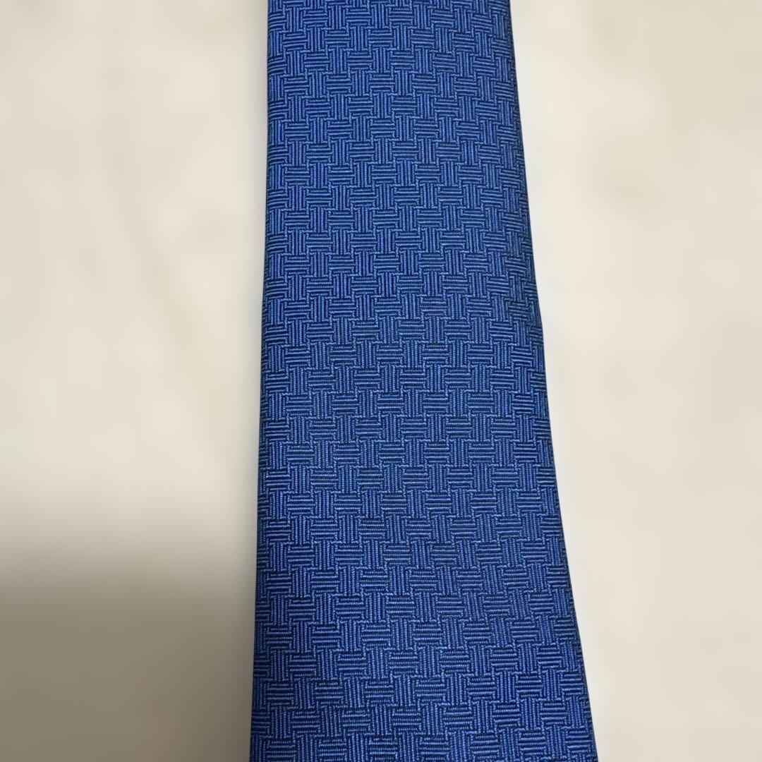 ⭐️ぴょん⭐️ ❣️値引き❣️ HERMES 青 ヘリンボーンネクタイ 箱付き