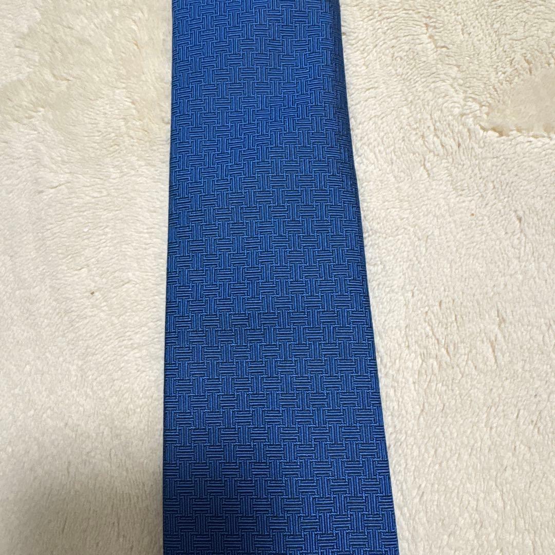 ⭐️ぴょん⭐️ ❣️値引き❣️ HERMES 青 ヘリンボーンネクタイ 箱付き