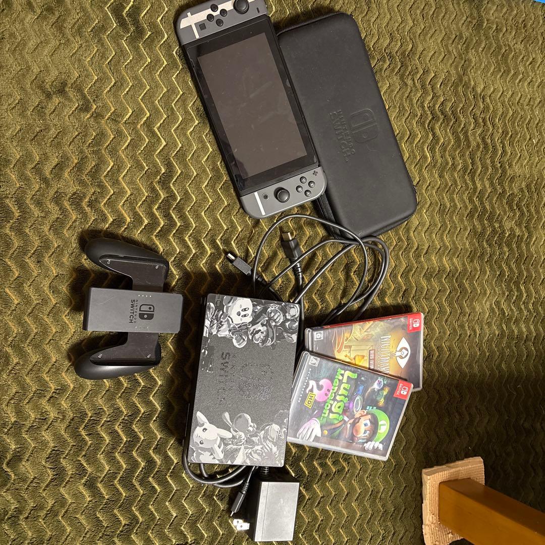 最終値下げ早い者勝ち！Nintendo Switch 本体　スマブラ　ポーチ付き