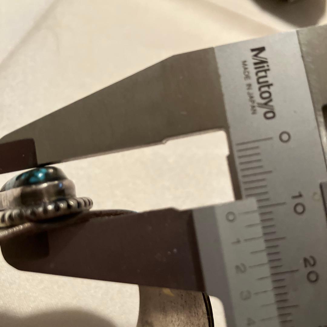 インディアンジュエリー　バングル　ナバホ族ターコイズ付きシルバーバングル