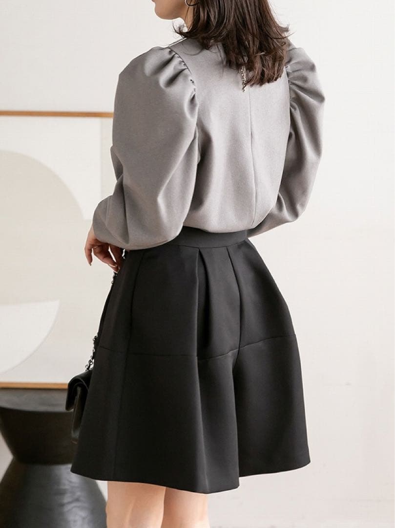 なき　　トレフルプラスワン　タックショートパンツ　黒　02