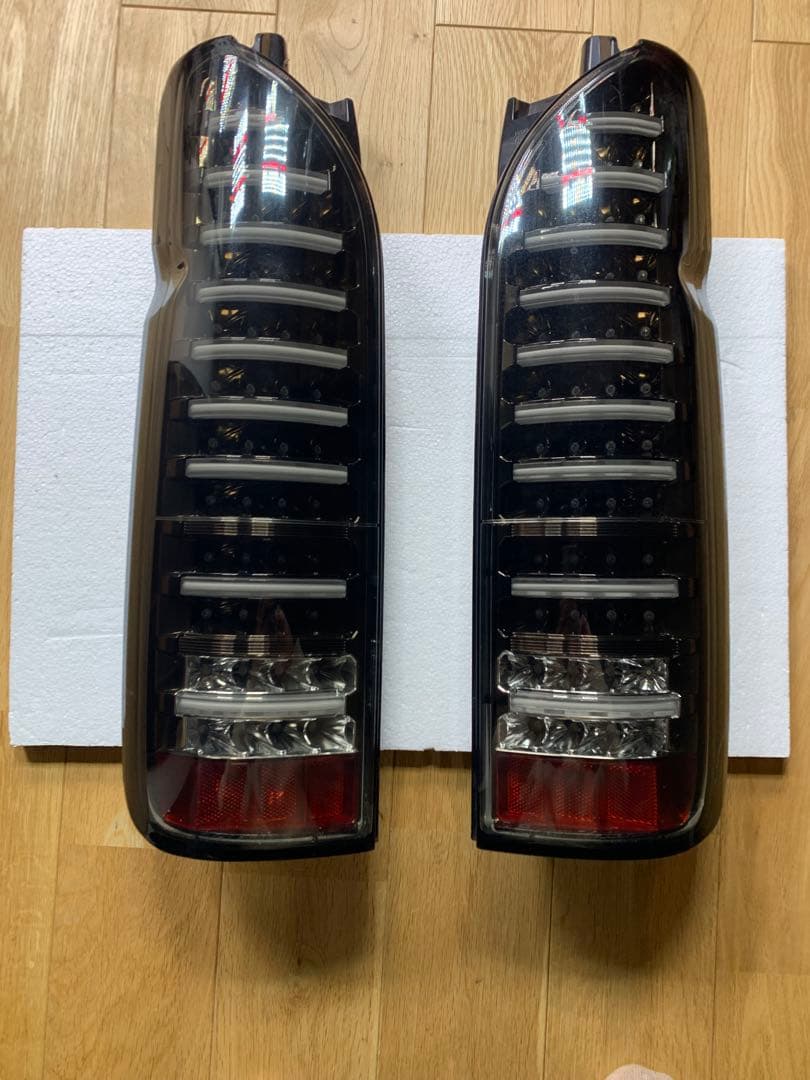 Valenti テールランプ　60-1351V