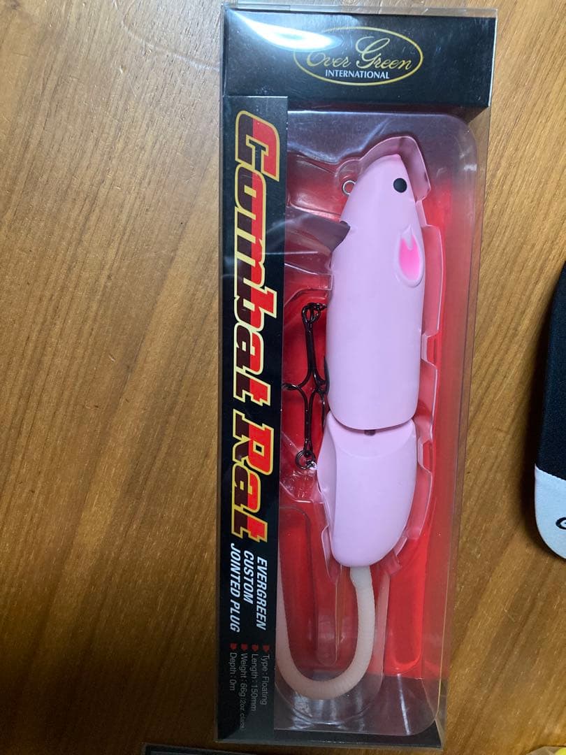 エバーグリーン コンバットORIONのルアー、キャップ、ルアーケースのセット