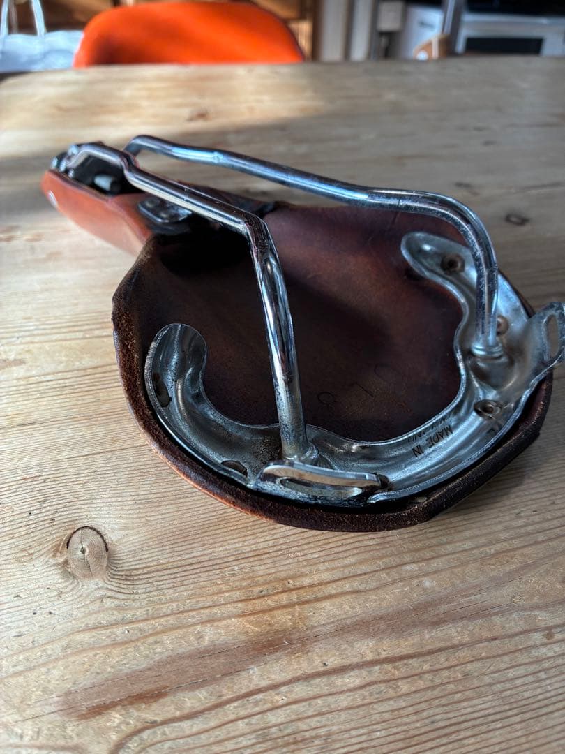 BROOKS レザー　サドル　皮革　サドル