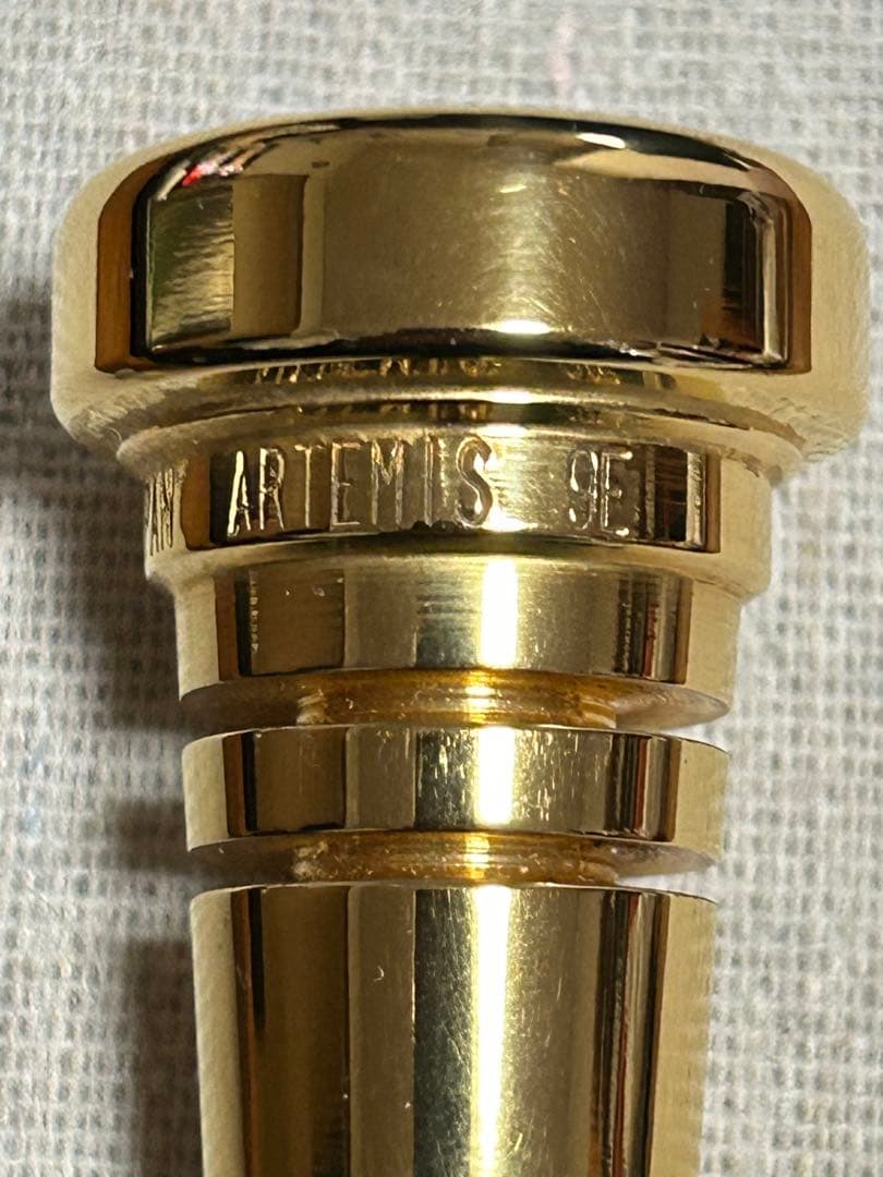 「BEST BRASS 9E トランペットマウスピース 美品／金メッキ」