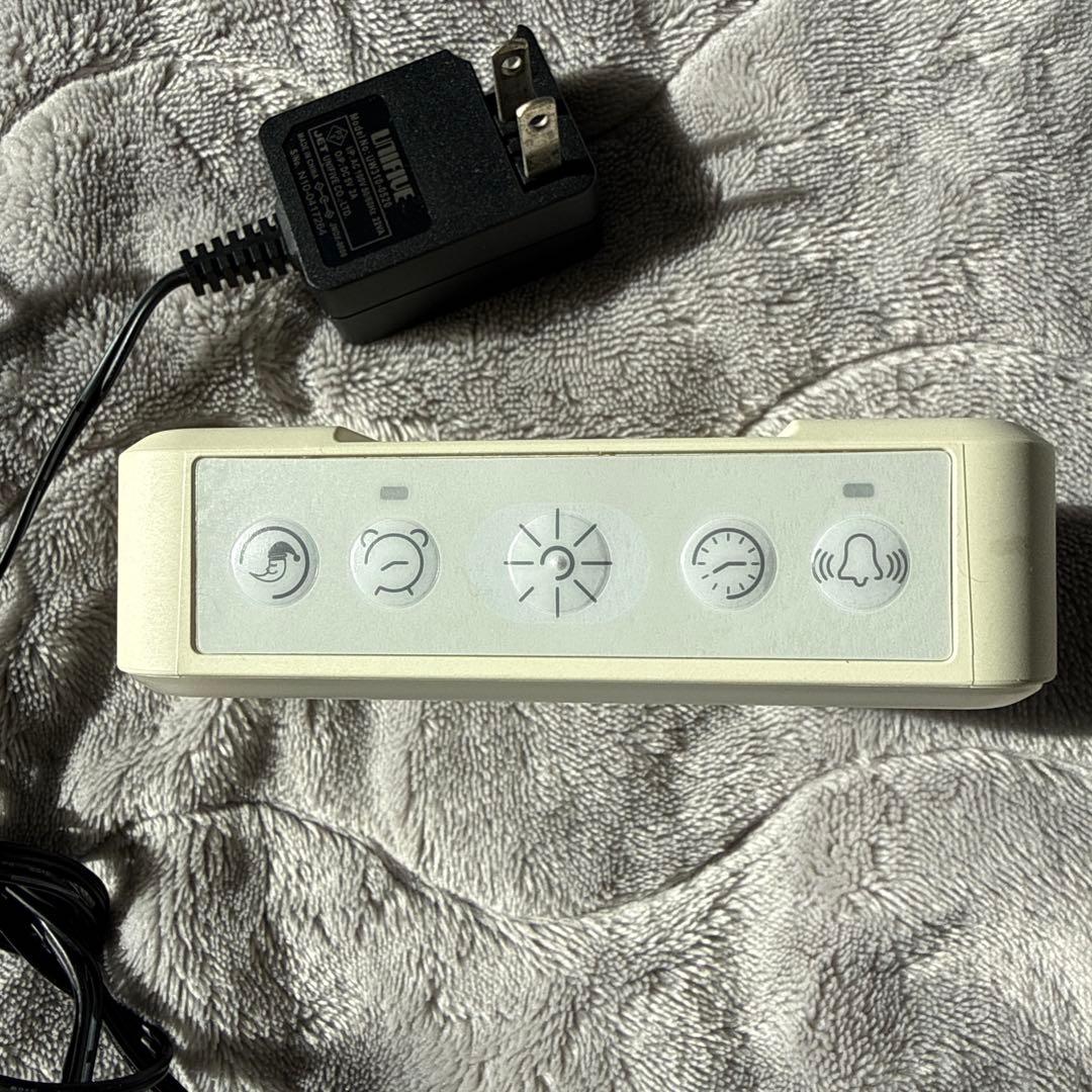 トトノエライト moonmoon デジタル 光 目覚まし 時計 ホワイト