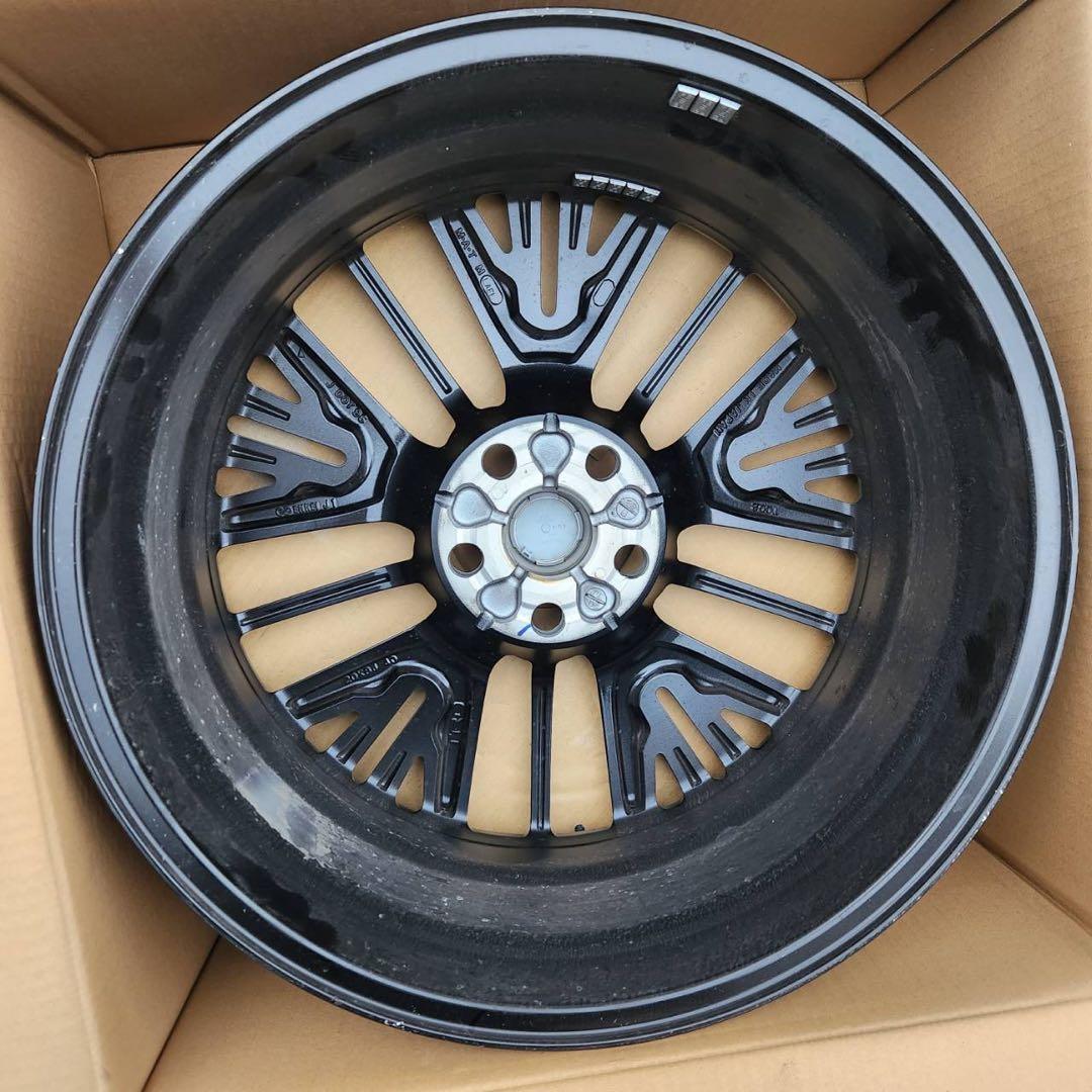 ④トヨタ アルファード ヴェルファイア 40系、20インチホイール TRD