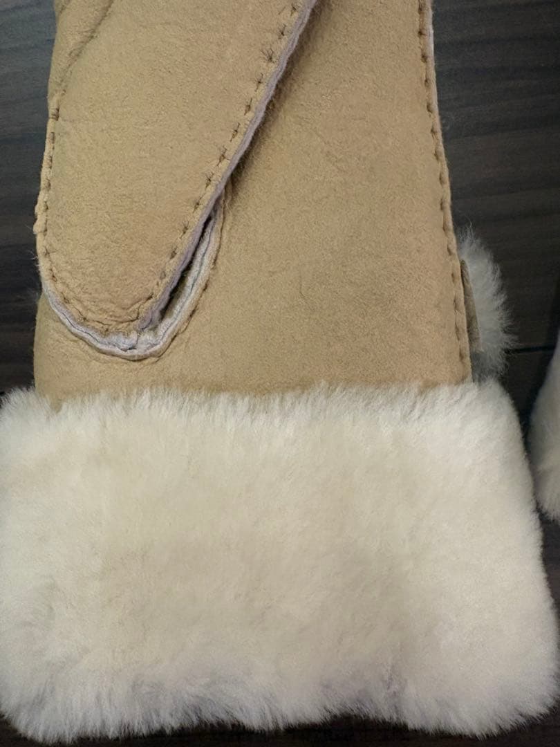 美品 UGG アグ 手袋 シープスキン スエード ファー ムートン ベージュ