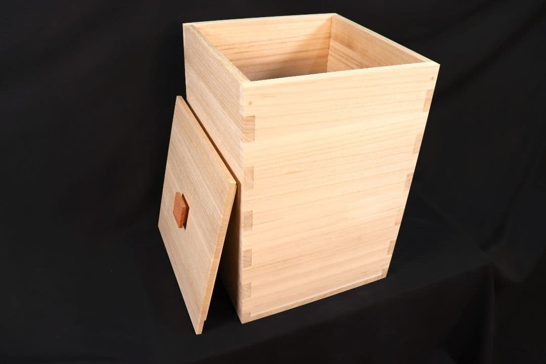 30キロ用桐米びつ　新米　最高峰　コシヒカリ伝統工芸