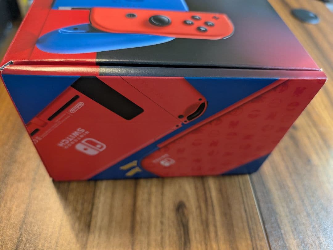 SWITCHマリオレッド×ブルー セット【画面四角黄色味有り】