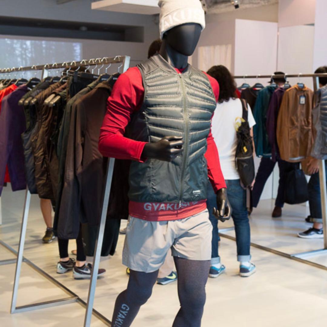 【希少/未使用】 GYAKUSOU ダウンベスト AERLOFT 800フィルＬ