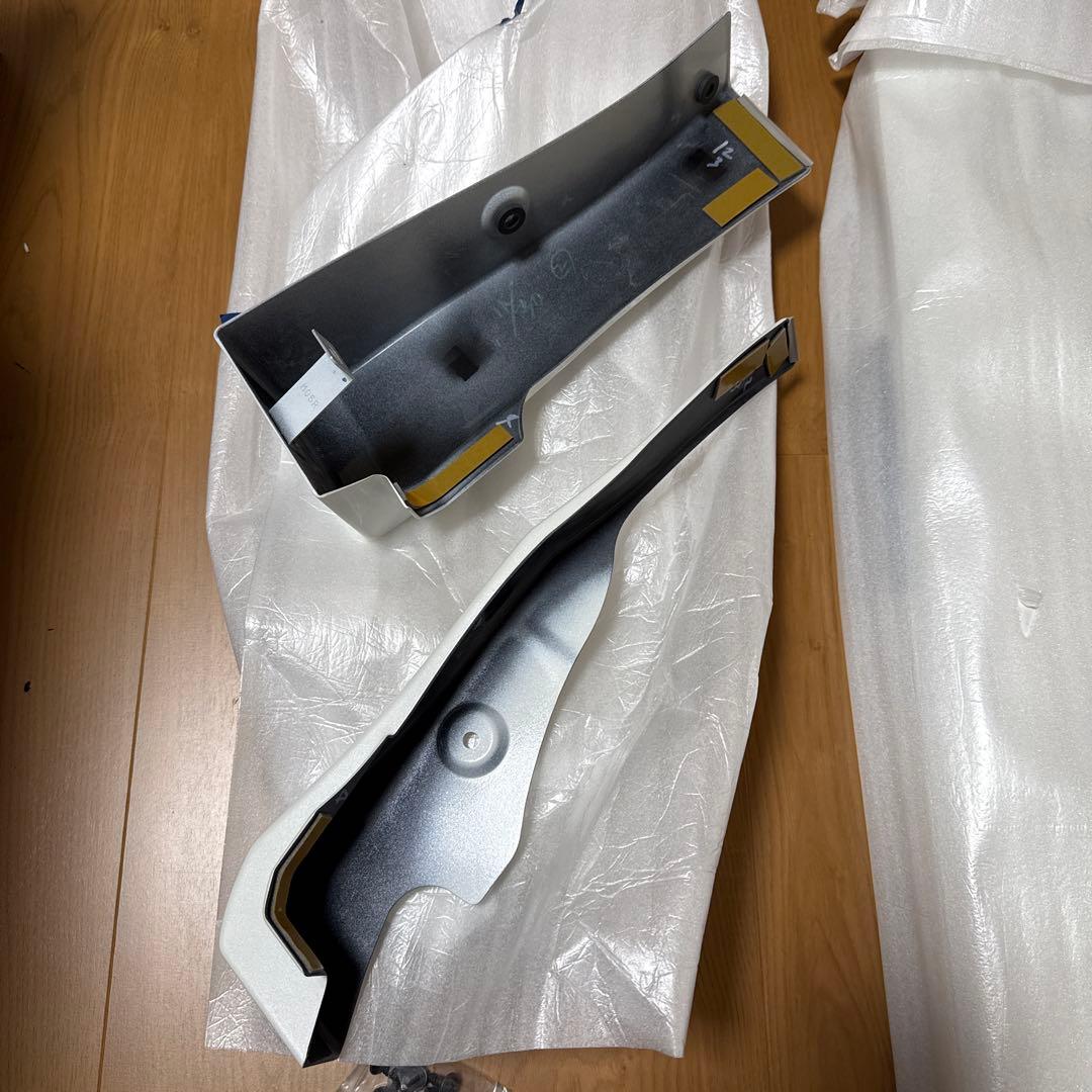 80系ノア ヴォクシー エスクァイア モデリスタサイドスカート（右側）取付説明書