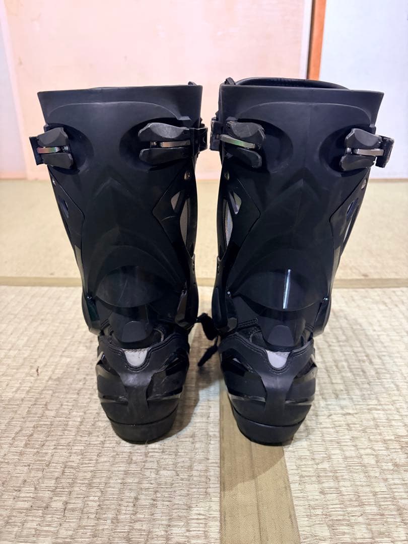 AUGIレーシングブーツAR-1 サイズEUR41／JPN26