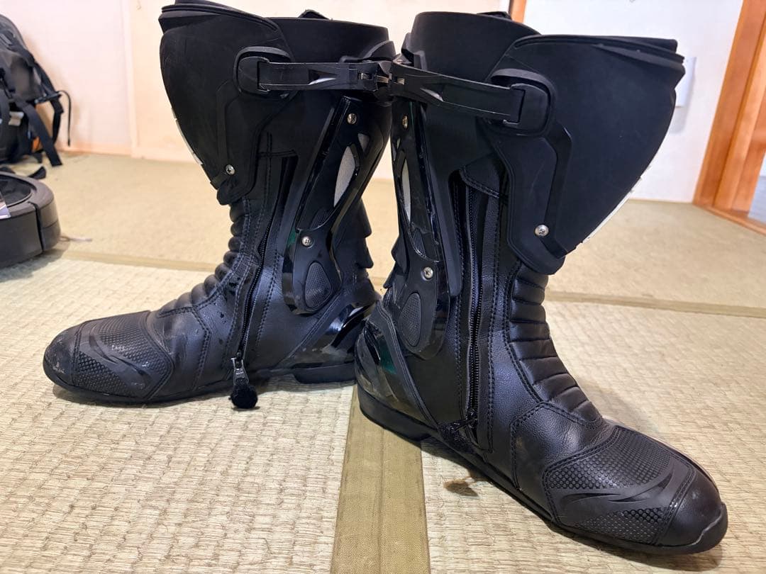 AUGIレーシングブーツAR-1 サイズEUR41／JPN26