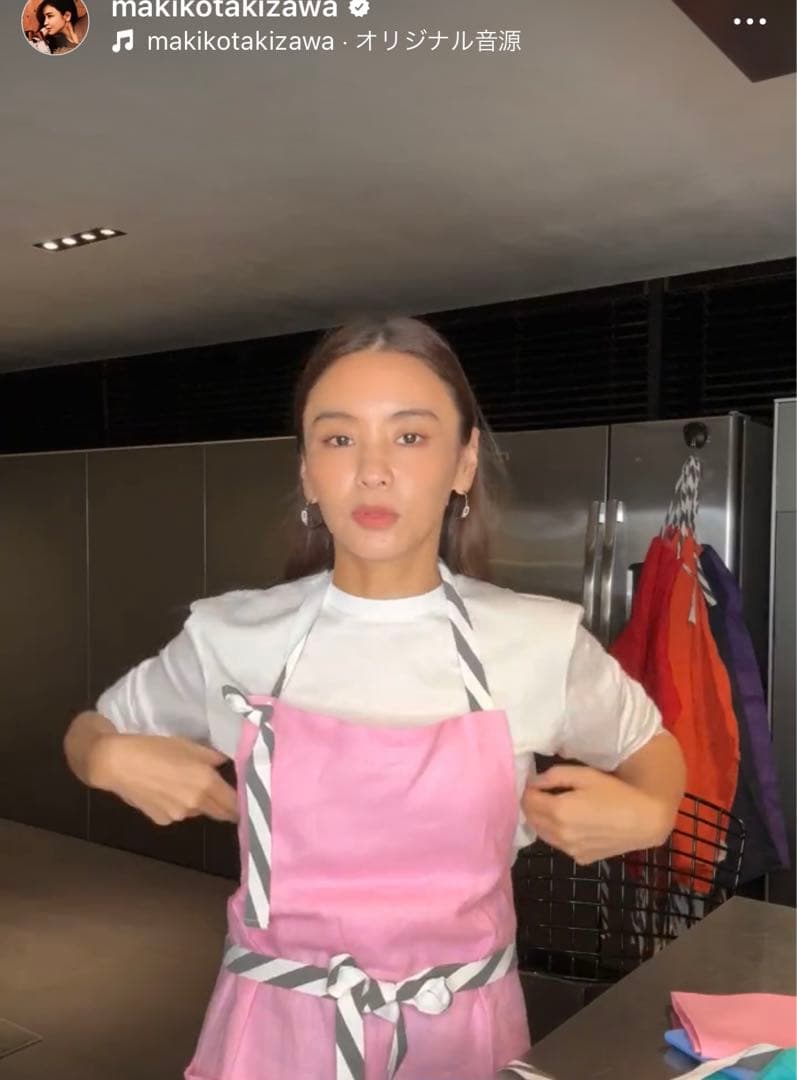 タキマキ　滝沢眞紀子　ピンク ストライプリボン エプロン