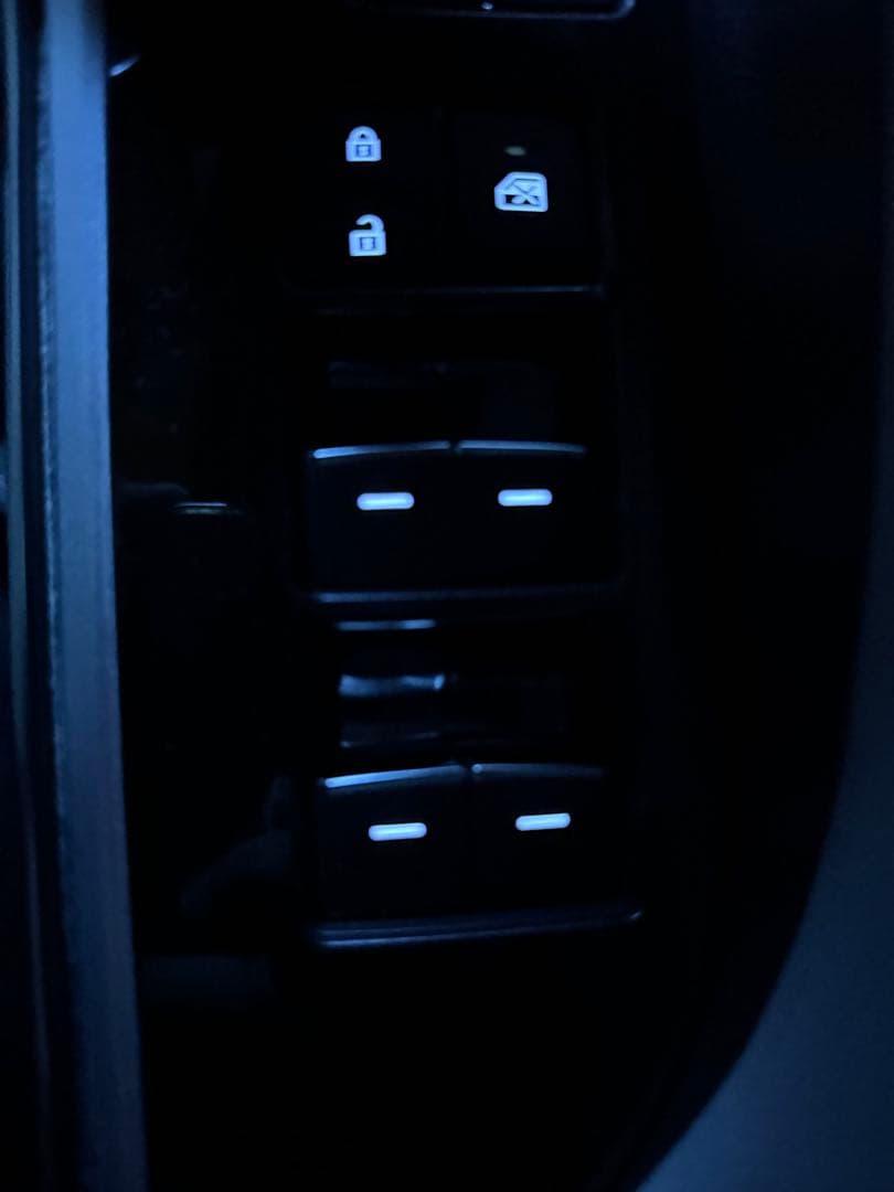 トヨタ純正 イルミ付き　パワーウインドスイッチ　ミラースイッチ　RAV4 ヤリス