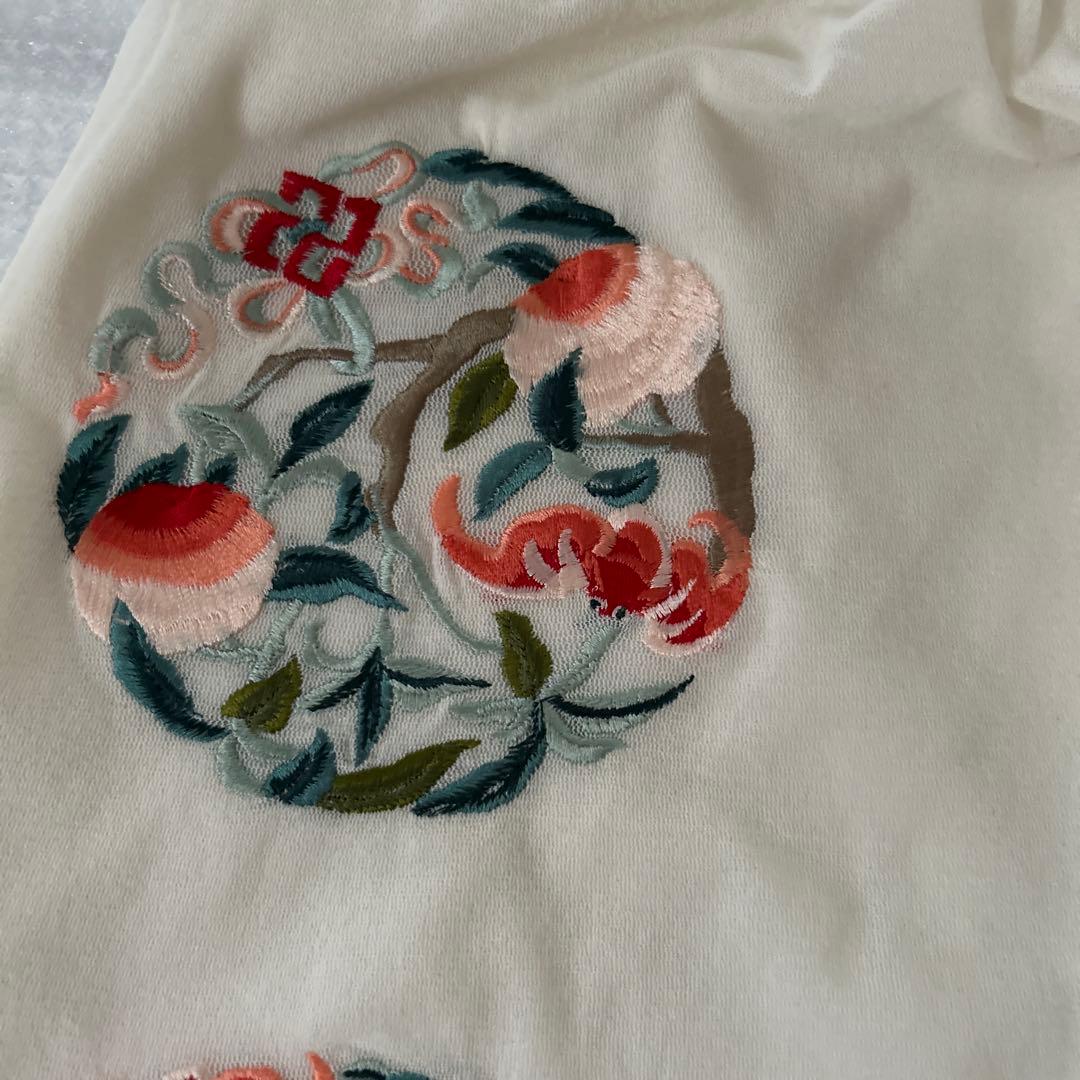 【美品】ヴィヴィアンタム　白✖️刺繍　スカート