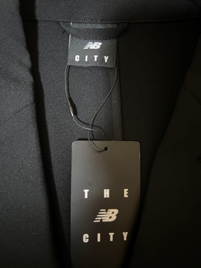 NEW BALANCE THE CITY ロゴ刻印ボタン付き　早い者勝ち！